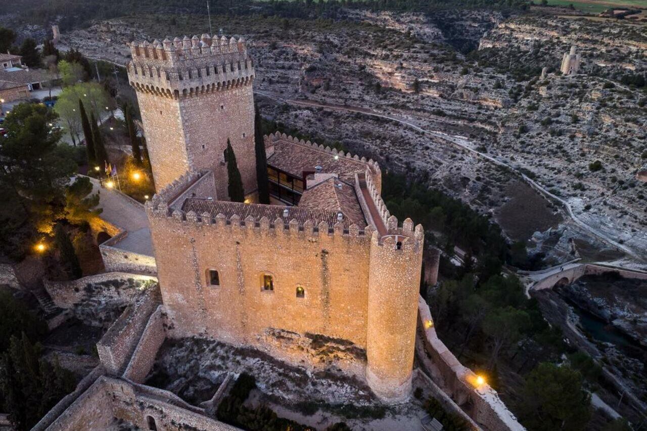 Готель Parador De Аларкон Екстер'єр фото